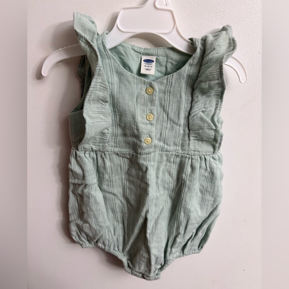 4-30$ old navy  Light mint Baby Romper 12-18 months